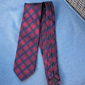 Gucci Silk Neck Tie. EUC